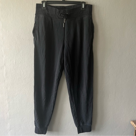 Athleta Black Balance Jogger Size Medium - Picture 1 of 6